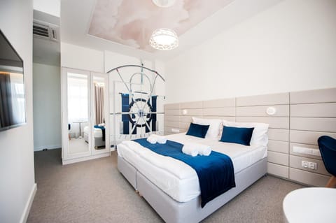 Bed, Coffee/tea facilities, Photo of the whole room, Bedroom