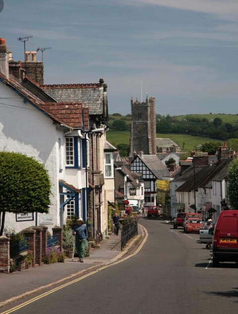 Neighbourhood, Location