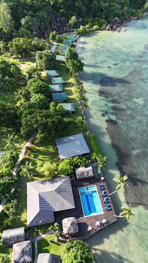 Property building, Restaurant/places to eat, Garden, Beach, Swimming pool
