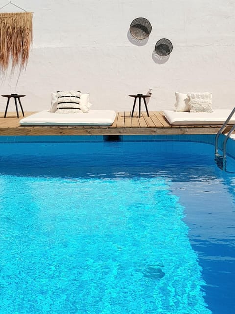 Swimming pool, Swimming pool