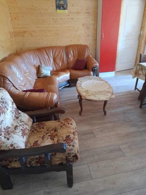 Maisons du Père Paille House in Auvergne-Rhône-Alpes