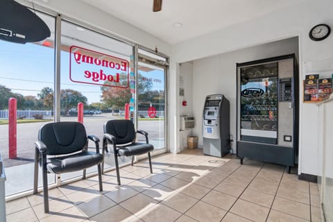 Economy Lodge Portsmouth Motel in Portsmouth