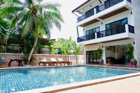 Property building, Lobby or reception, Swimming pool, Swimming pool