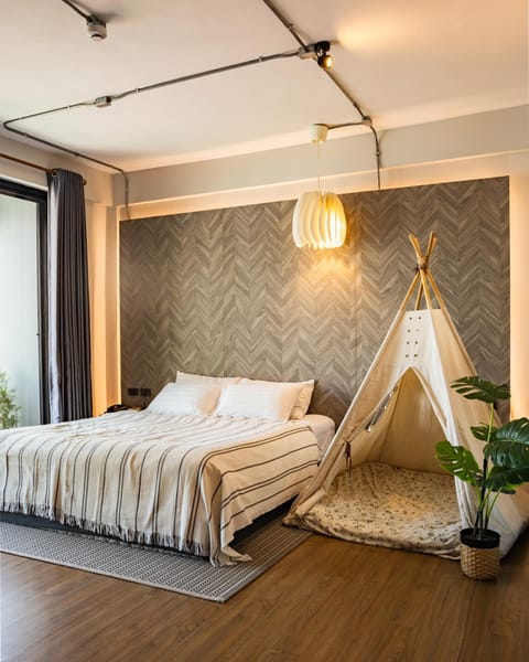 Bed, Photo of the whole room, Decorative detail