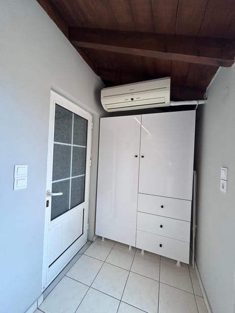 Lazarus Beach Sofitas Apartment in Islands