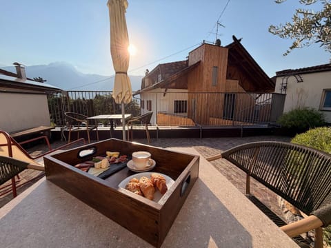 Property building, Balcony/Terrace, Breakfast