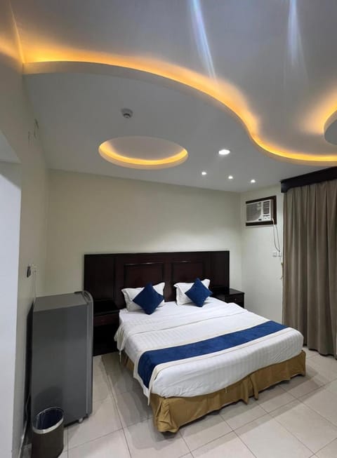 Bed, Photo of the whole room, Bedroom, air conditioner