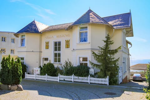 Property building, Facade/entrance, Sea view