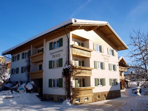 Facade/entrance, Winter