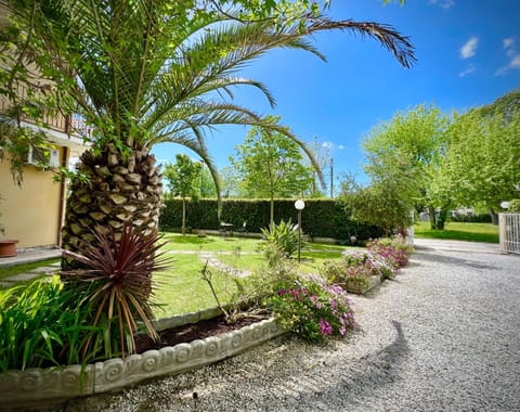 Bed&Breakfast Villa Lorena Hotel in Forte dei Marmi