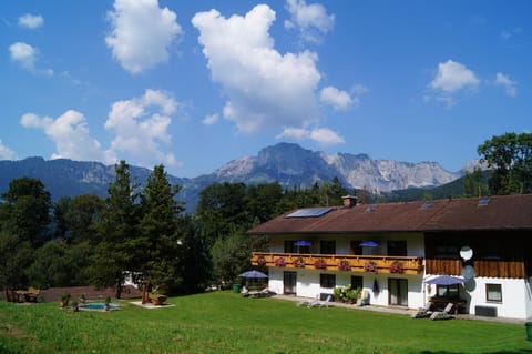 Gästehaus Schmuckenhof Farm Stay in Berchtesgaden