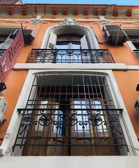 Facade/entrance