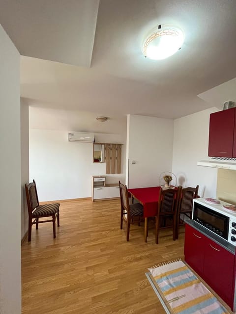 Apartmani Djokić sa bazenom Apartment in Serbia