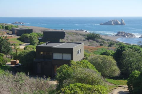 Facade/entrance, Spring, Day, Summer, Garden, On site, Sea view
