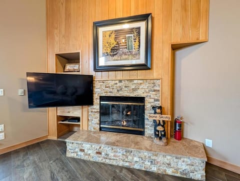 Ski Run 411 by SummitCove Lodging House in Keystone