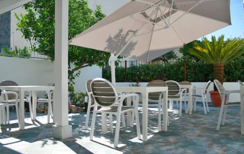 Patio, Restaurant/places to eat, Lounge or bar, Breakfast