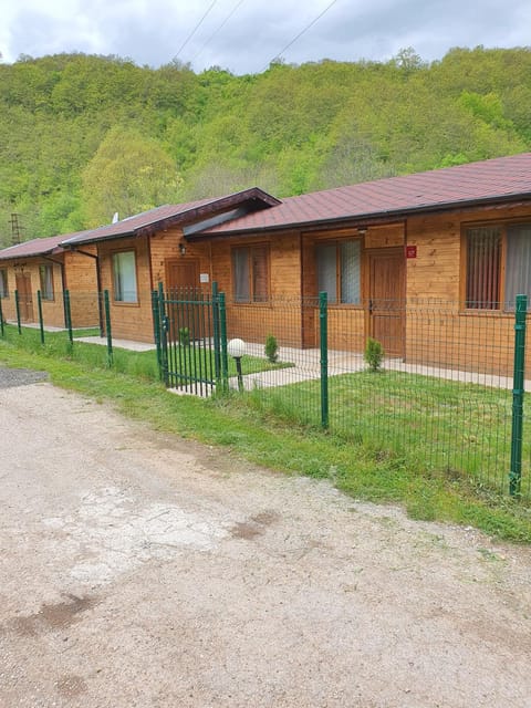 Property building, Day, Natural landscape, Mountain view