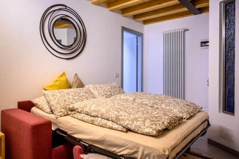 Bed, Living room, Photo of the whole room