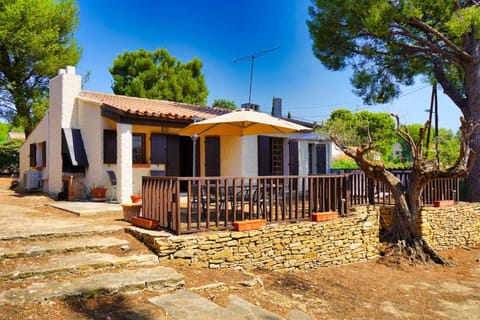 Mas Provençal climatisé à 10min à pied de la plage House in La Ciotat