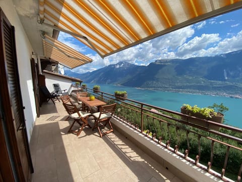 Balcony/Terrace, Lake view
