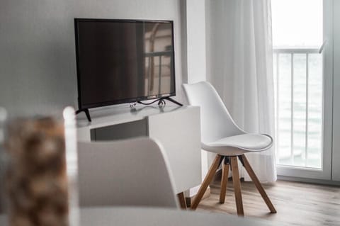 Communal lounge/ TV room, TV and multimedia, Living room