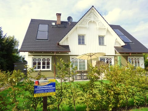 Lindenstrasse Haus Sonnenrose House in Zingst