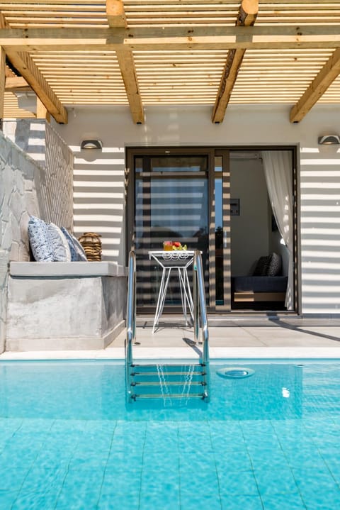 Patio, Swimming pool
