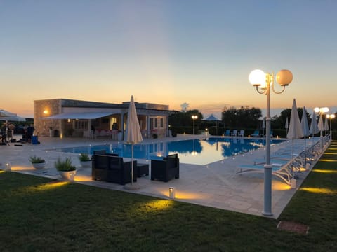 Swimming pool, Breakfast