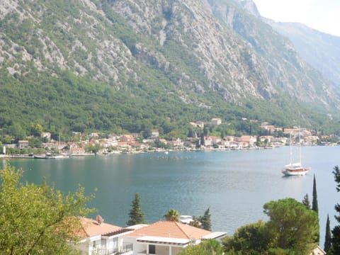 Villa Aronija Bed and Breakfast in Kotor Municipality