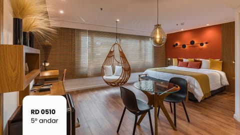 Bed, TV and multimedia, Photo of the whole room, Seating area, Bedroom, minibar, towels, air conditioner