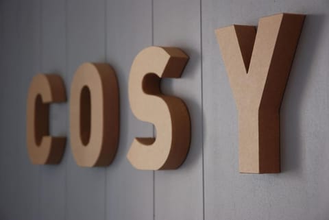 Charmant studio cabine COSY à 100 m des pistes Cabin in Provence-Alpes-Côte d'Azur