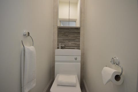 Lexicon House - 4 bedrooms 3 bathrooms Apartment in Stoke-on-Trent