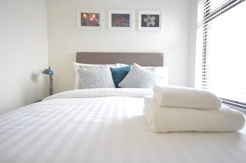 Lexicon House - 4 bedrooms 3 bathrooms Apartment in Stoke-on-Trent
