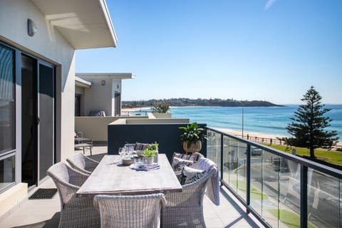 Patio, Day, View (from property/room), Balcony/Terrace, Seating area, Dining area, Sea view