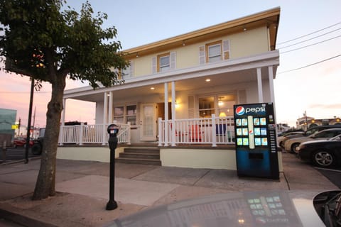 Property building, Day