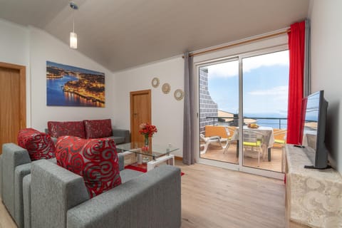 Balcony/Terrace, Living room, Seating area, Sea view