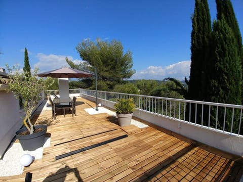 Balcony/Terrace, Mountain view