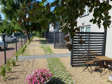 Facade/entrance, Garden