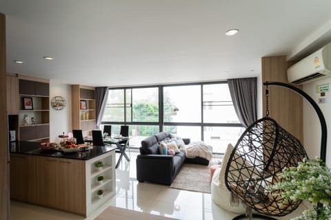 Living room, Photo of the whole room