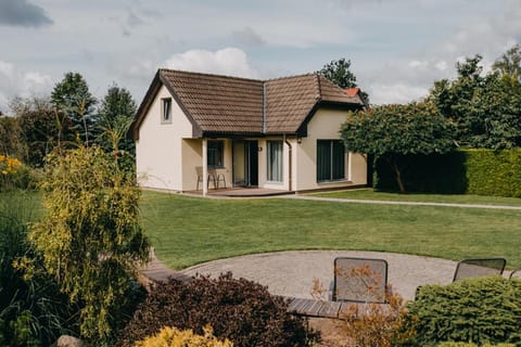 Property building, Facade/entrance, Garden