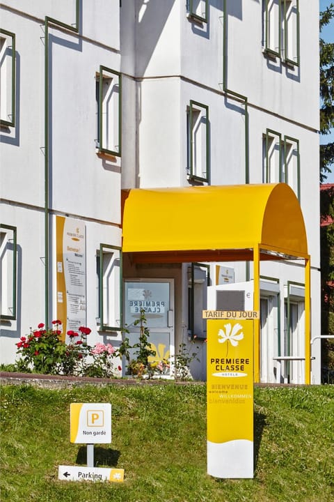 Property building, Facade/entrance, Facade/entrance, Property logo or sign