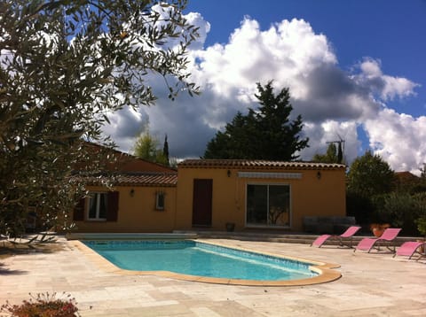 Les cigales des près appartement Apartment in Aups