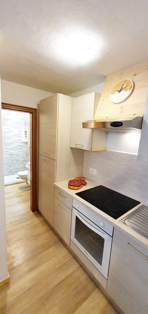 Kitchen or kitchenette, pet friendly, stove