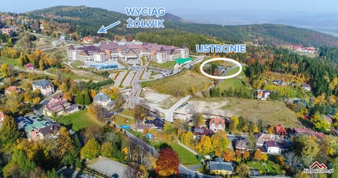 Neighbourhood, Area and facilities, Swimming pool