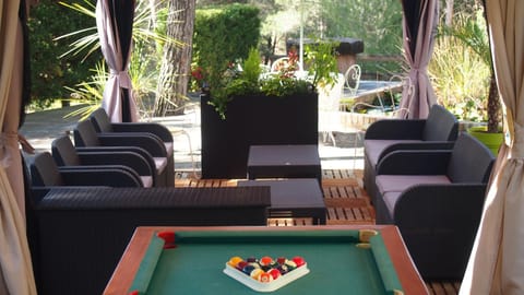 Billiard, Game Room, Balcony/Terrace
