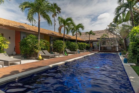 Swimming pool, Swimming pool