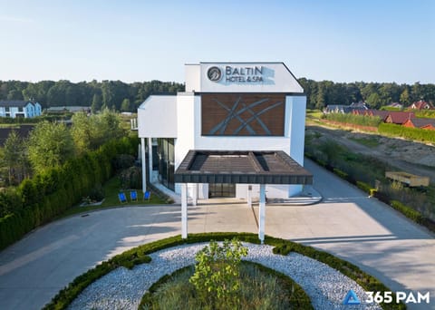 Property building, Day, Natural landscape