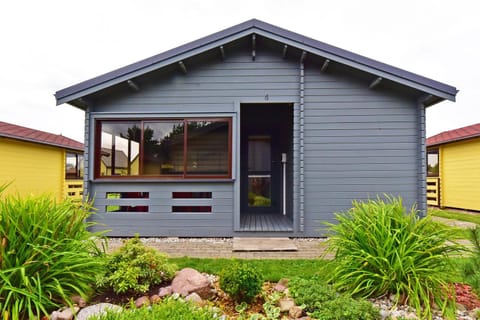 Property building, Day, Garden