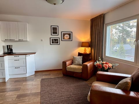 Kitchen or kitchenette, Seating area, Dining area, pet friendly