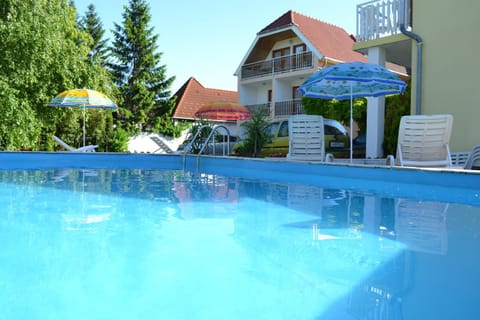 Swimming pool, Swimming pool